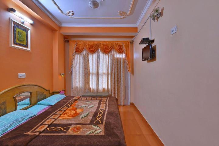 Hotel Ashish Inn Kandaghat Экстерьер фото